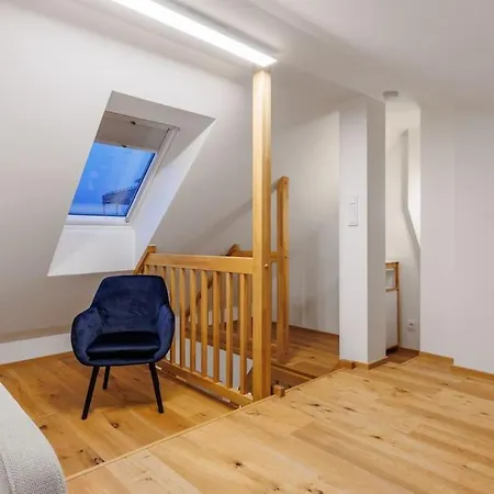 2 Rooms Apartment With Terrace And Free Parking Near Metro Prague Exterior photo