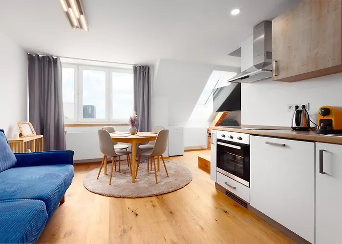 2 Rooms Apartment With Terrace And Free Parking Near Metro